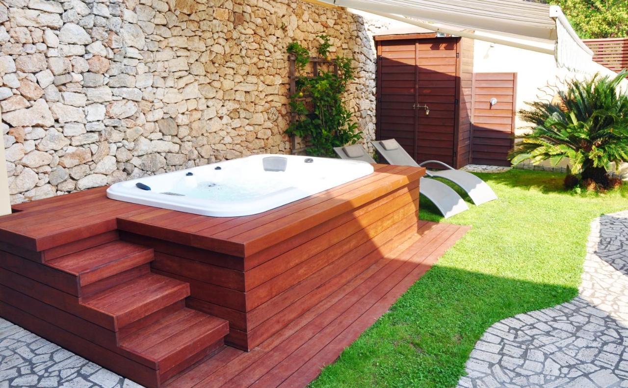 Una Spettacolare Vista Mare - Casa Con Jacuzzi Bergeggi Kültér fotó