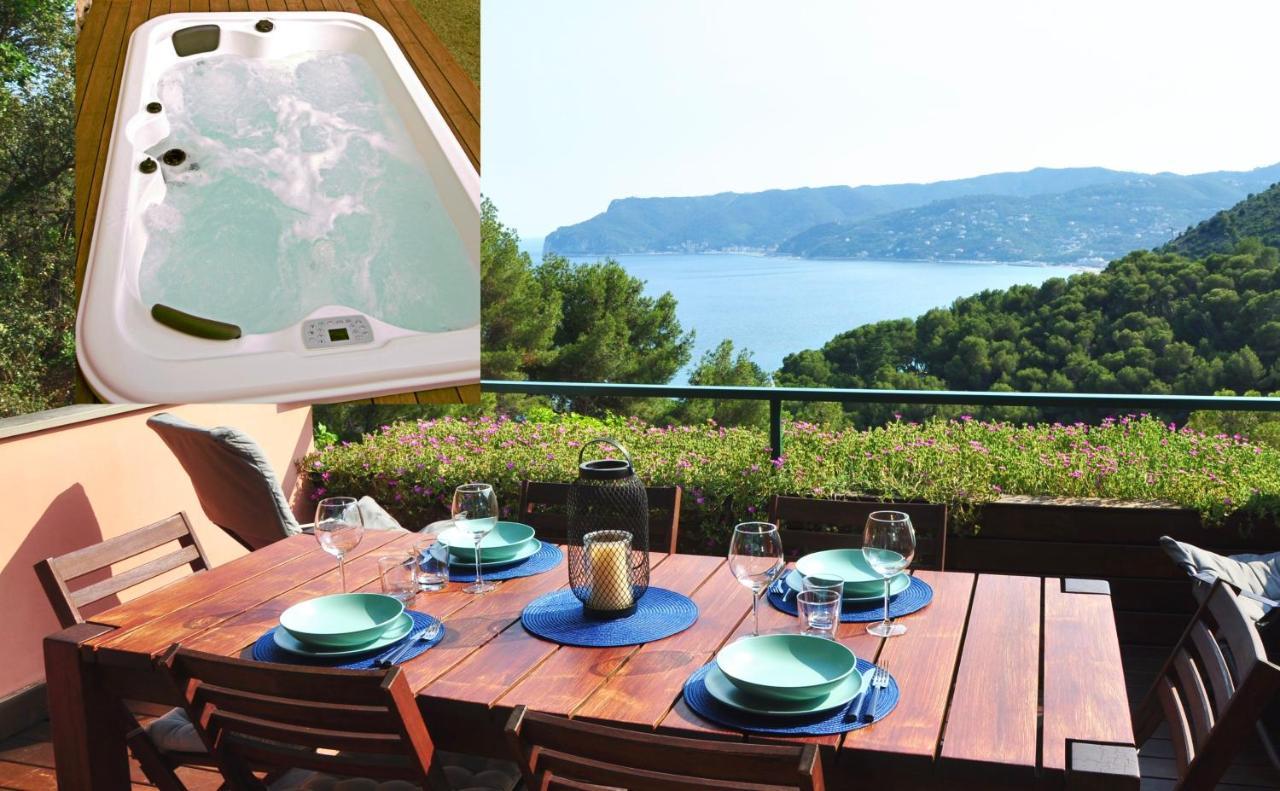 Una Spettacolare Vista Mare - Casa Con Jacuzzi Bergeggi Kültér fotó
