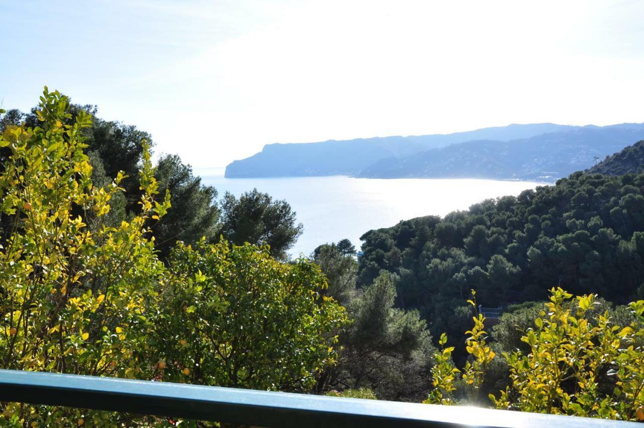 Una Spettacolare Vista Mare - Casa Con Jacuzzi Bergeggi Kültér fotó