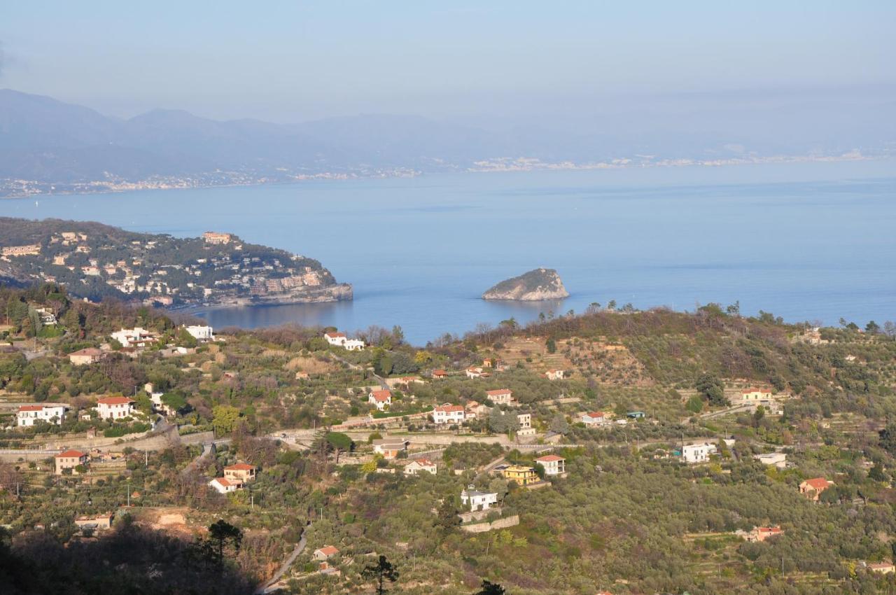 Una Spettacolare Vista Mare - Casa Con Jacuzzi Bergeggi Kültér fotó